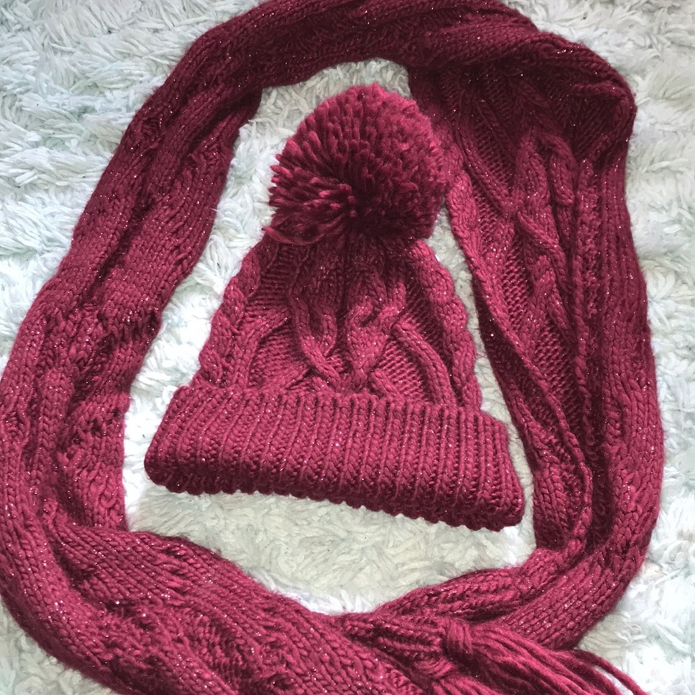 Bundle: Maroon Shimmer Hat & Scarf 🧣NWOT